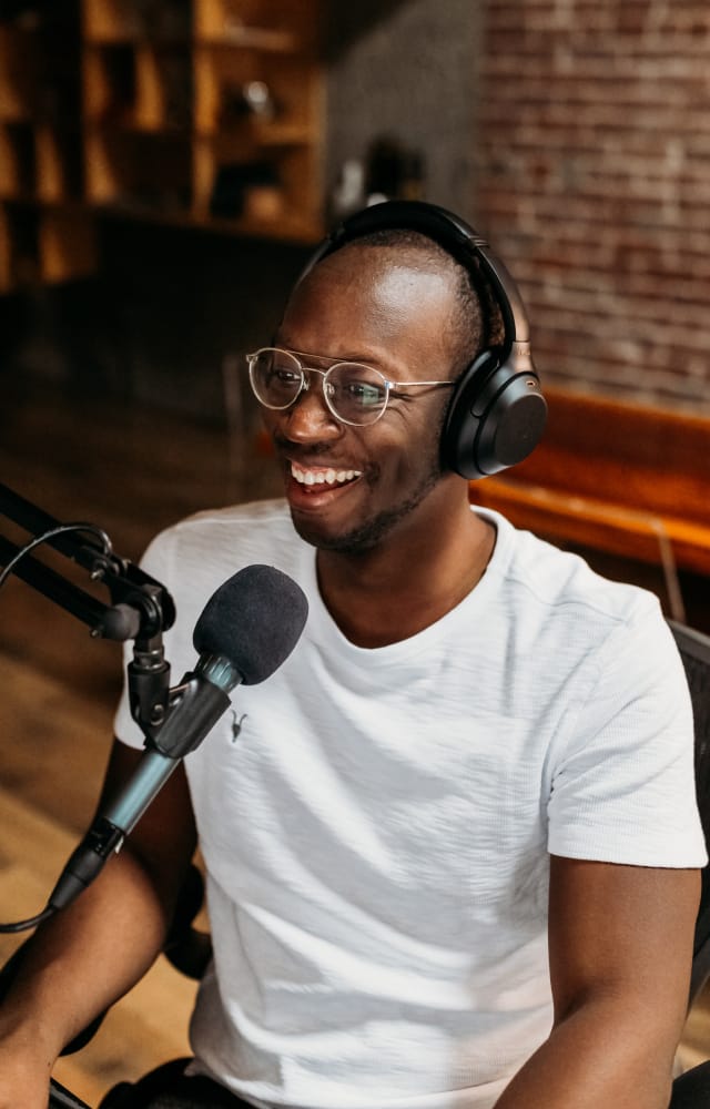 montage-podcaster